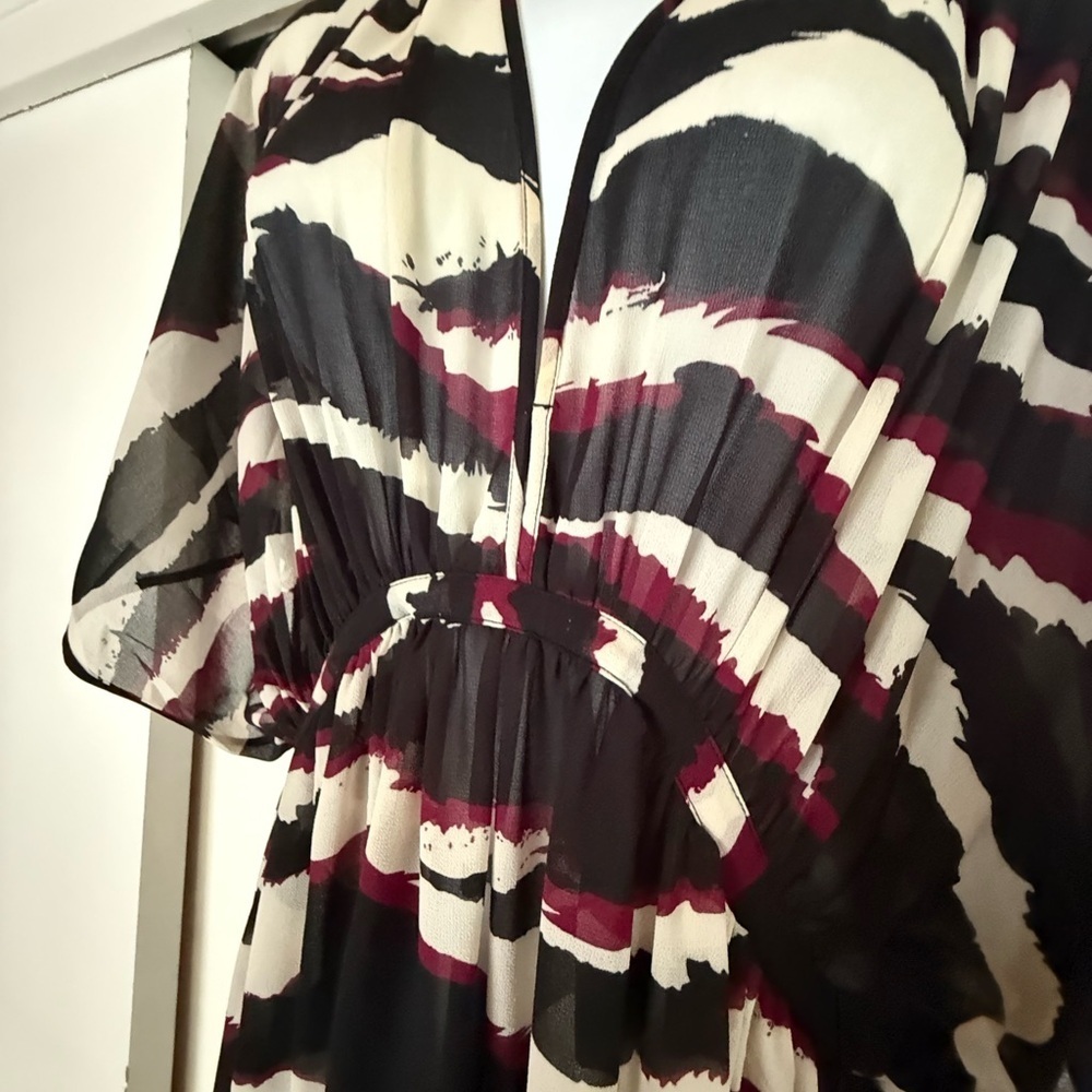 H&M Black, White, and Red Patterned Maxi Dress - Picture 3 of 5